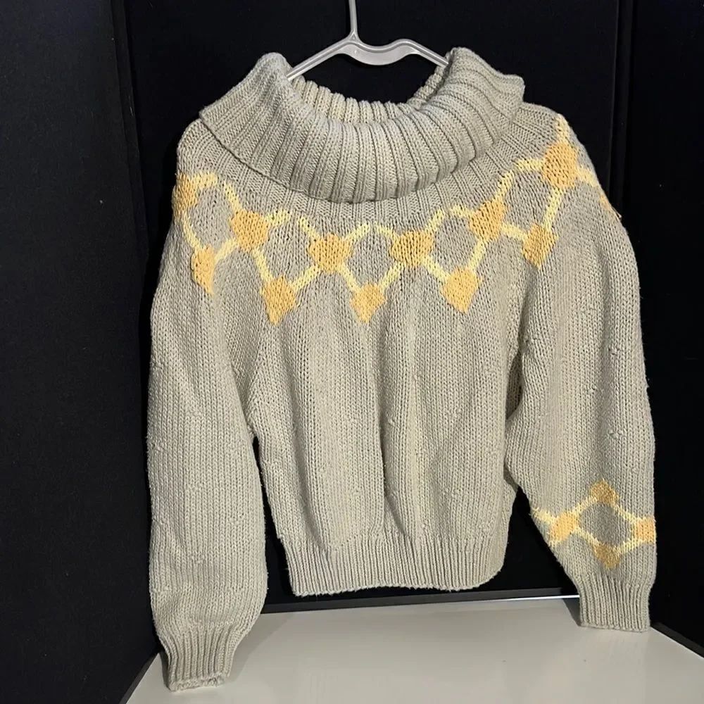 Bundle Sale 3 for $15 | LizWear Knit Sweater | Shoulder Pads | Short Torso | Med